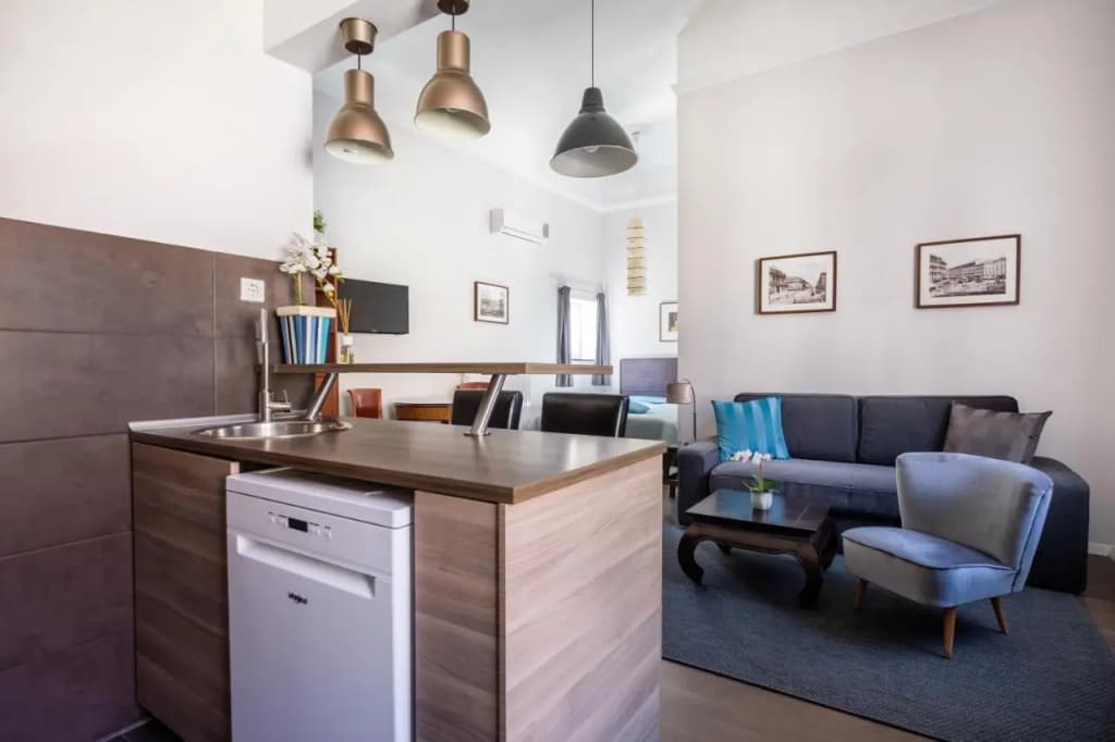 Andrassy Garden Apartment in Center - photo 15