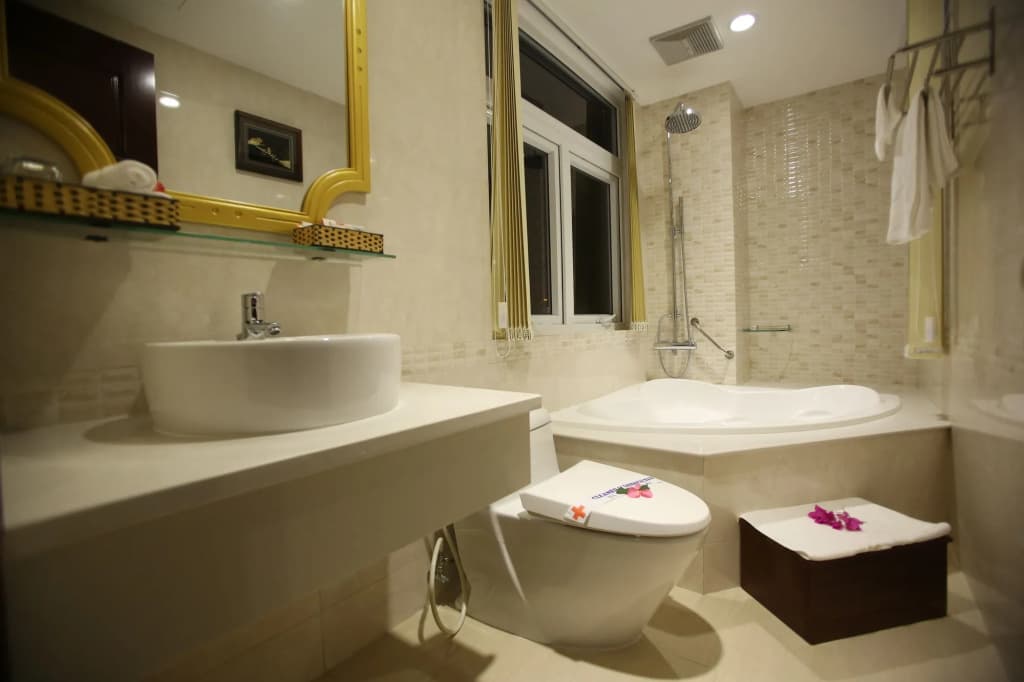 Orange Hotel - photo 9