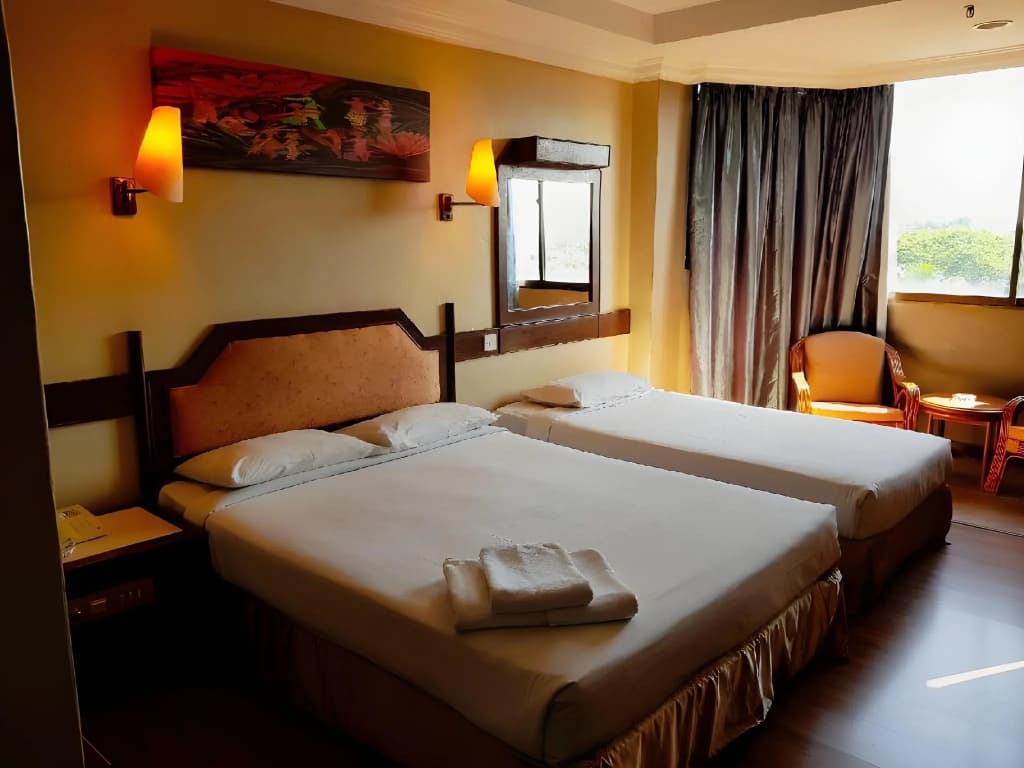 Hotel Grand Crystal - photo 3
