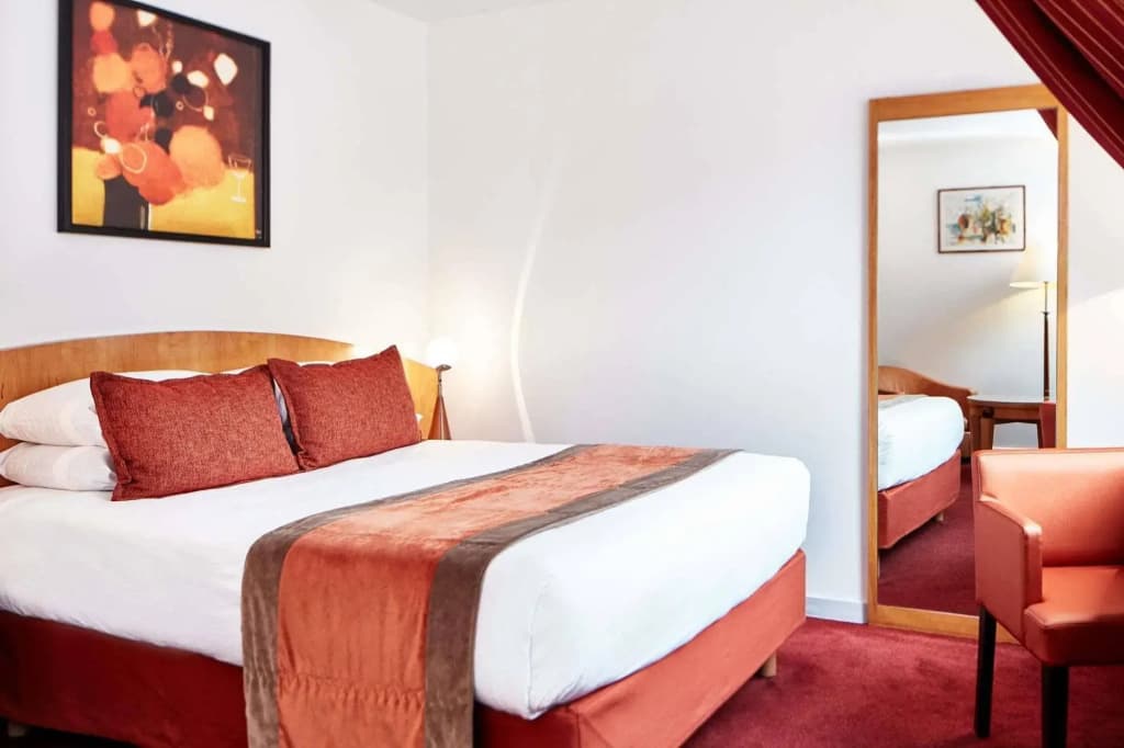 Opera Cadet Hotel - photo 7