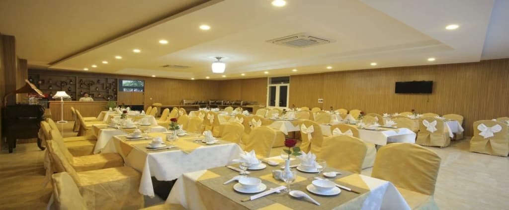 Red Palace Hotel - photo 11