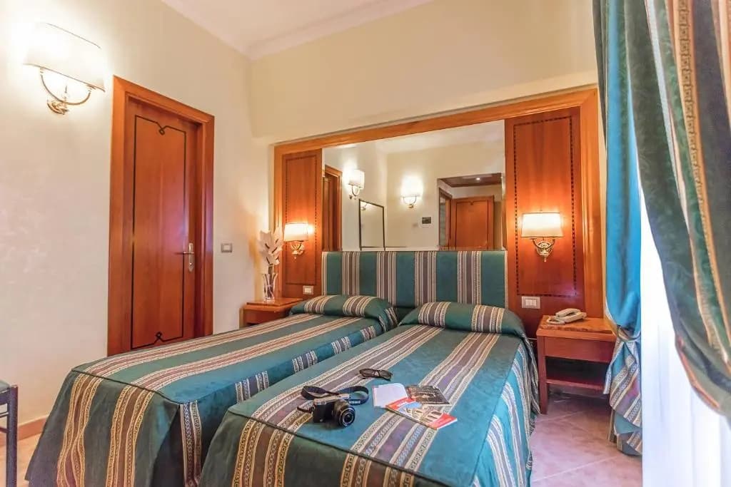 Raeli Hotel Lux - photo 5