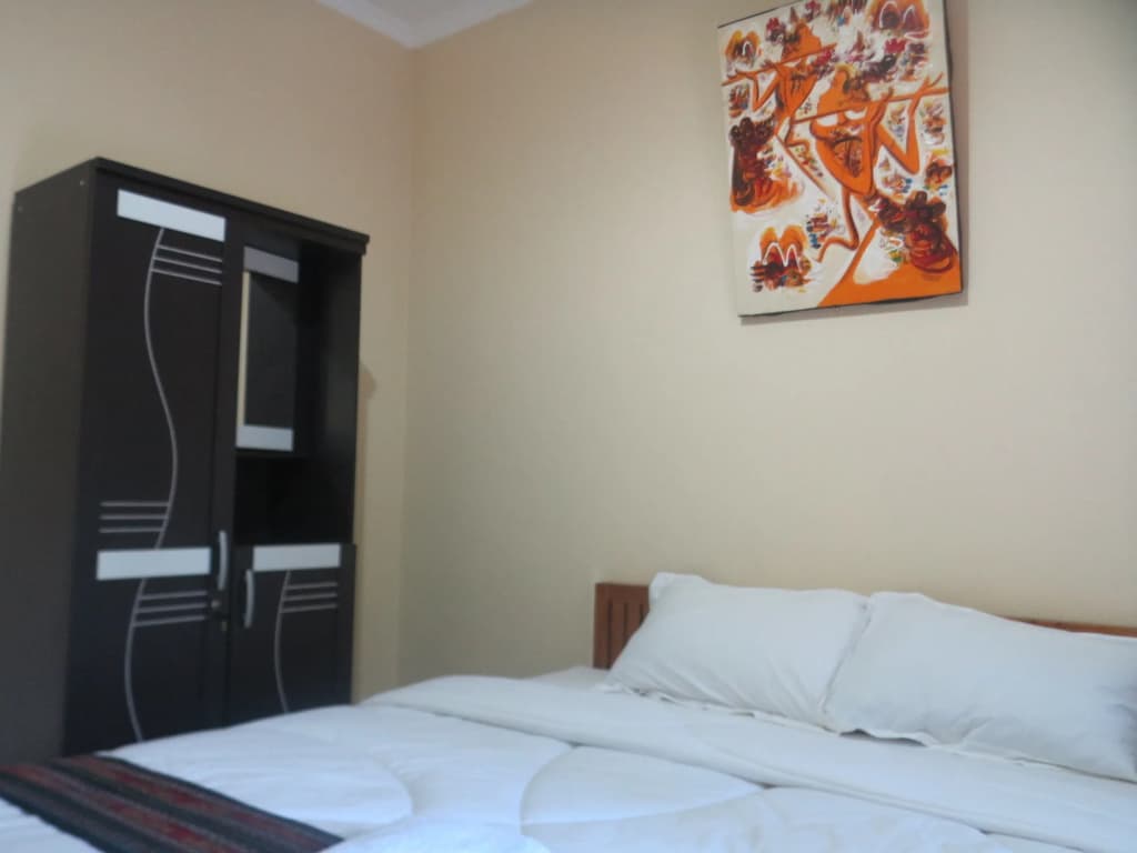 Sari Buana Bed & Breakfast - photo 5