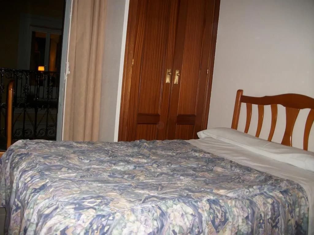 Hostal Alfaro - photo 9