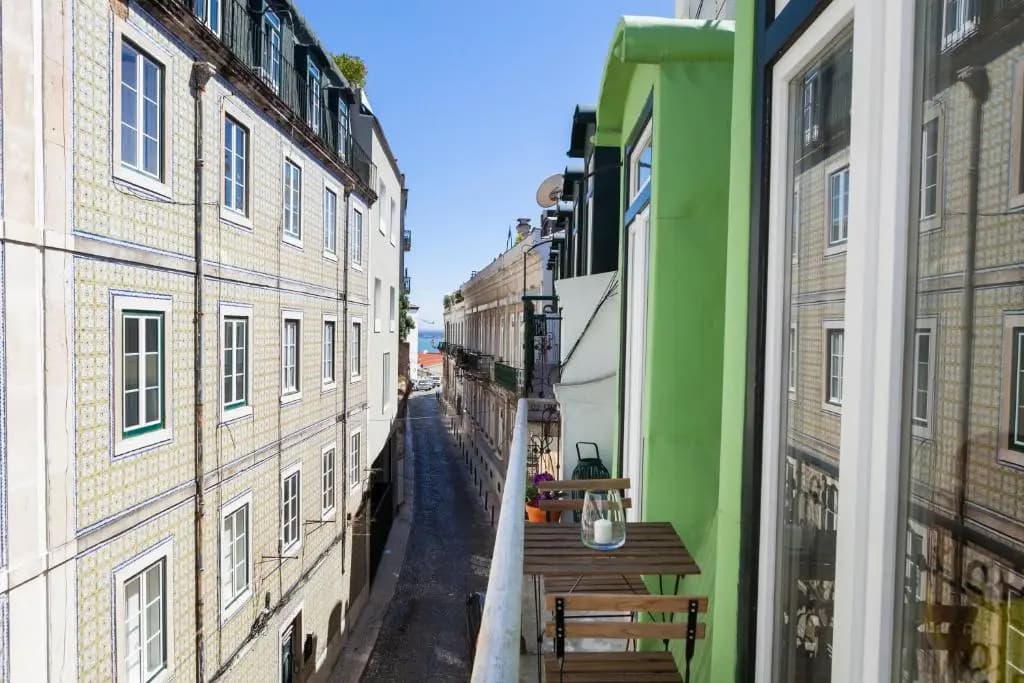 Lisbon Panoramic View -3Bedrs+3Baths+ Balconies+AC - photo 1
