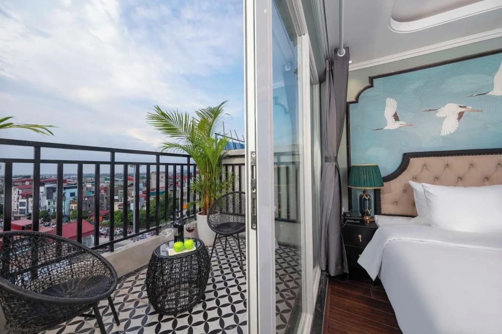 Madelise Central Hotel & Travel - photo 8