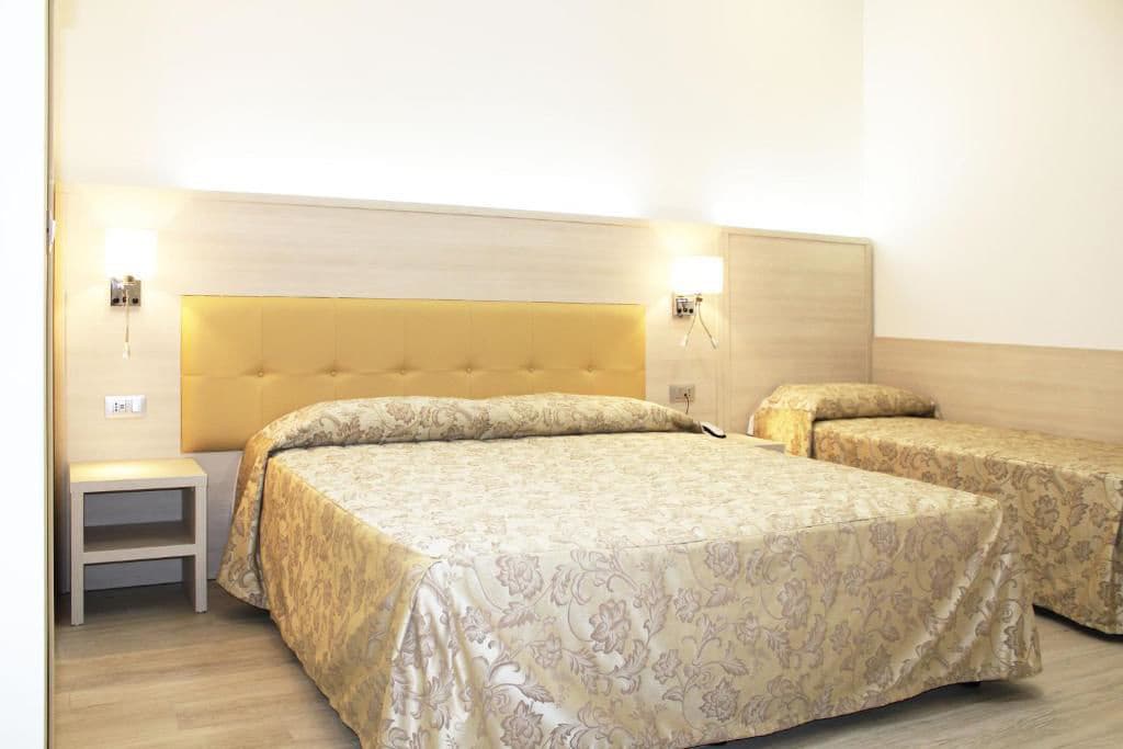Metropoli Hotel - photo 14