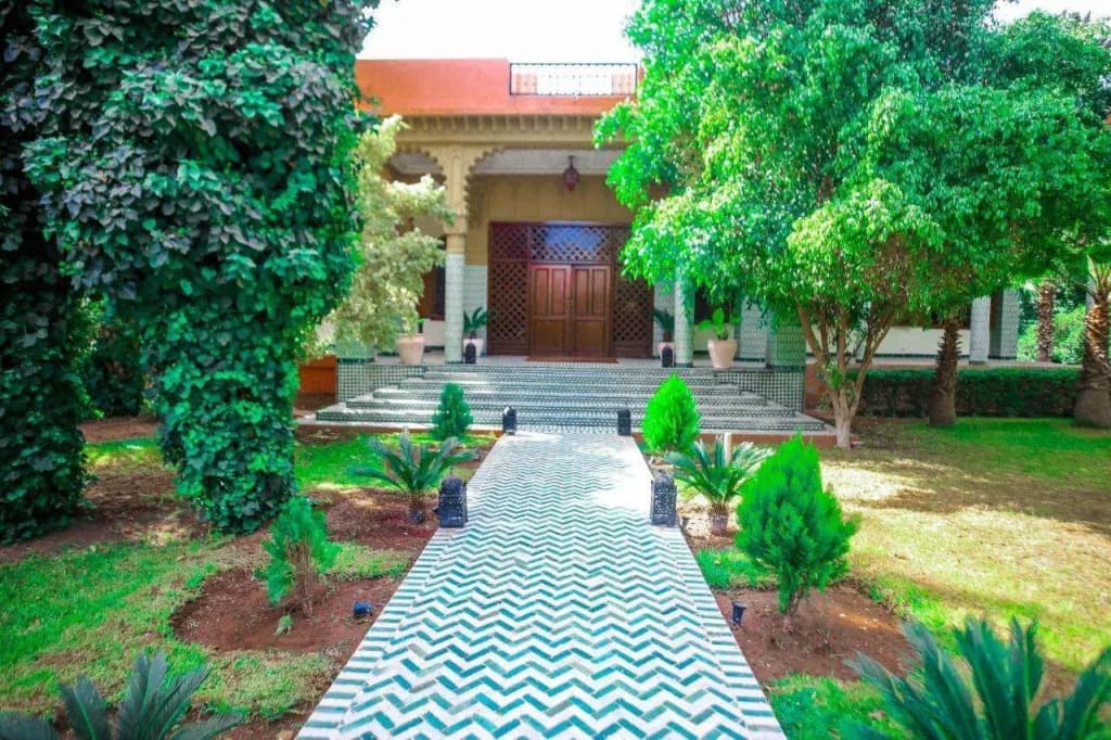 The Red House - photo 1