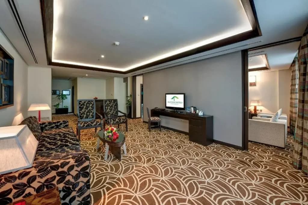 Pavilion Palace Hotel - photo 17
