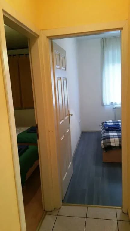 UJPEST - photo 4