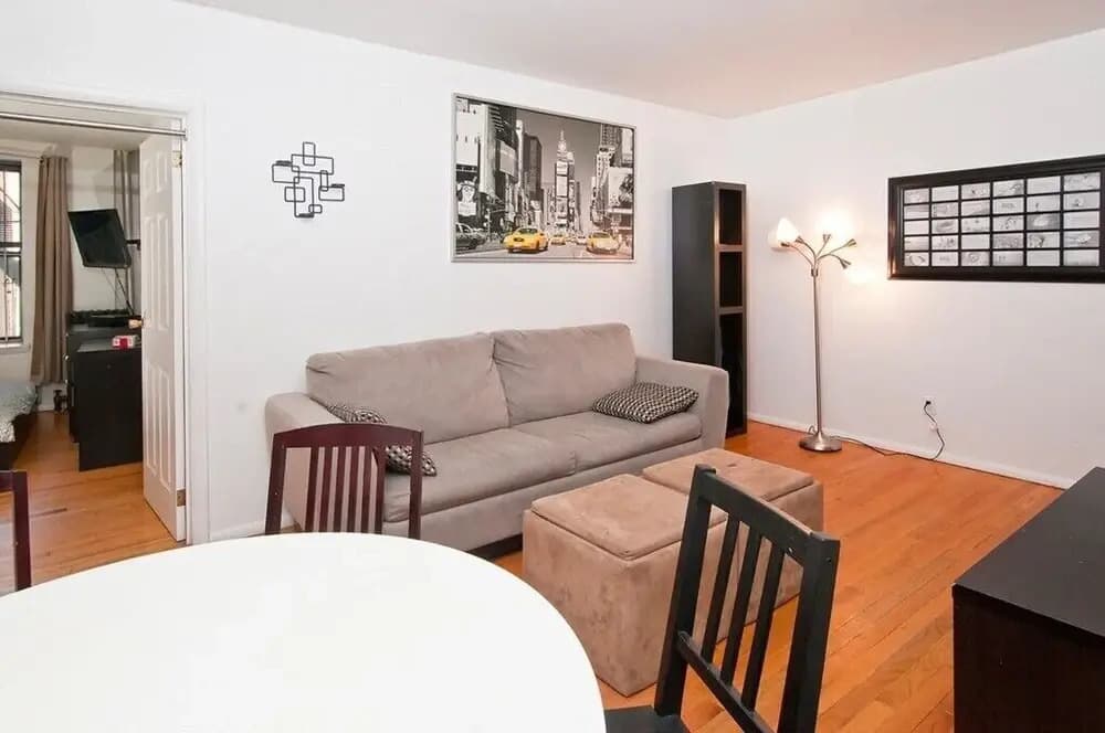 Spacious 2 BR - Upper East / 329#13 - photo 9