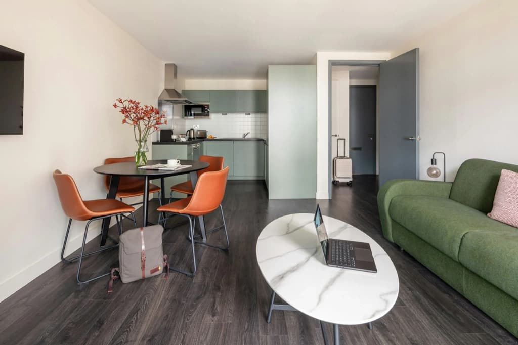 Marlin Apartments Canary Wharf - photo 26