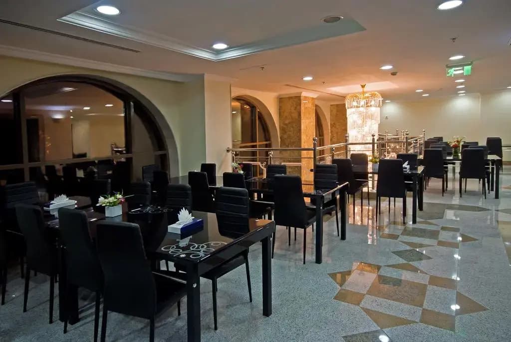 Al Huda Hotel - photo 18
