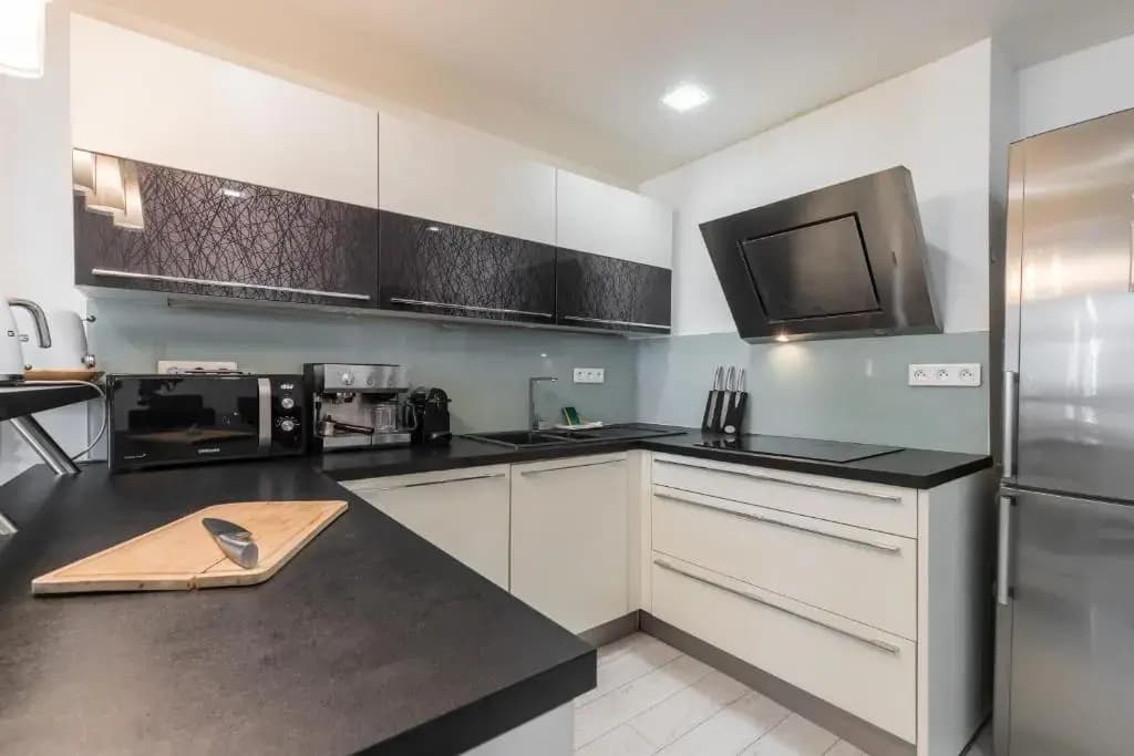 Amazing 3 Bdrs And Garden Place du Pin Parking ! - photo 18