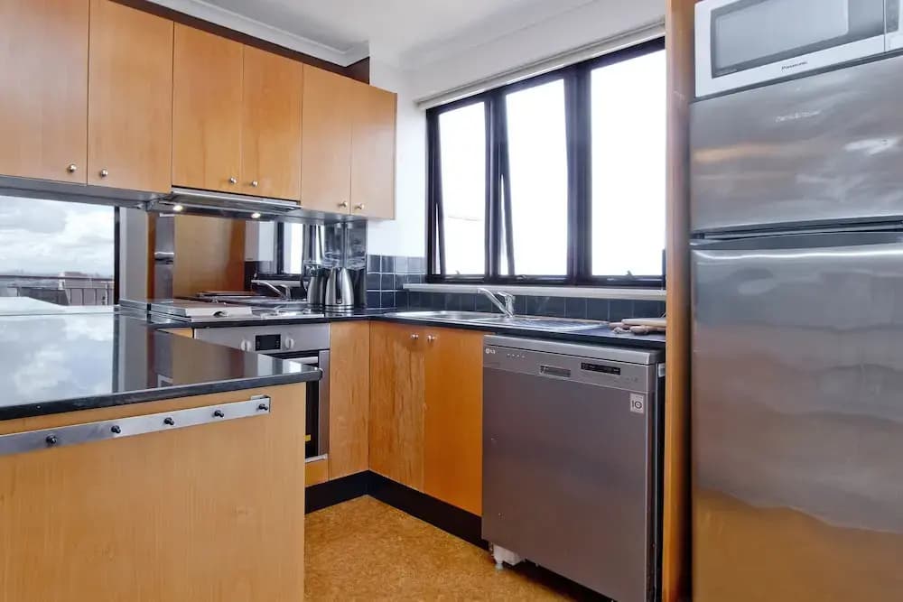 Expansive Views From Sydney 1 Bedroom Apartment - photo 14