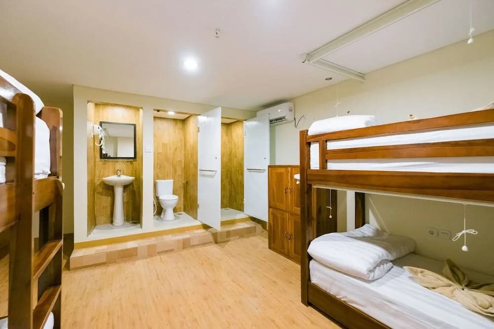 Caroline Hostel - photo 4