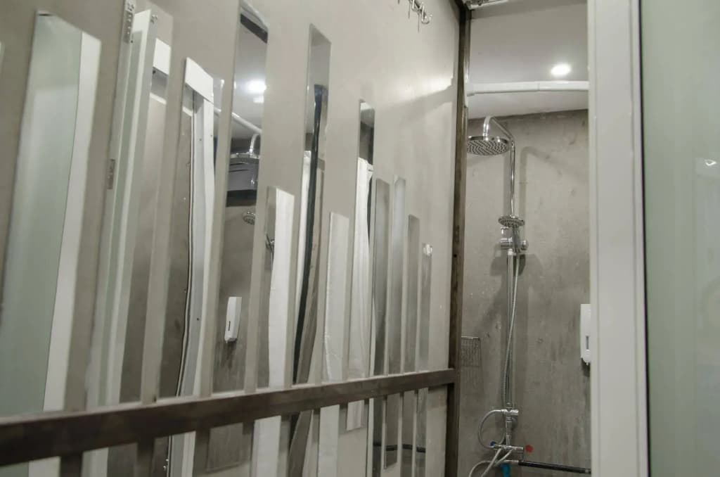 Bed & Butler Hostel - photo 7