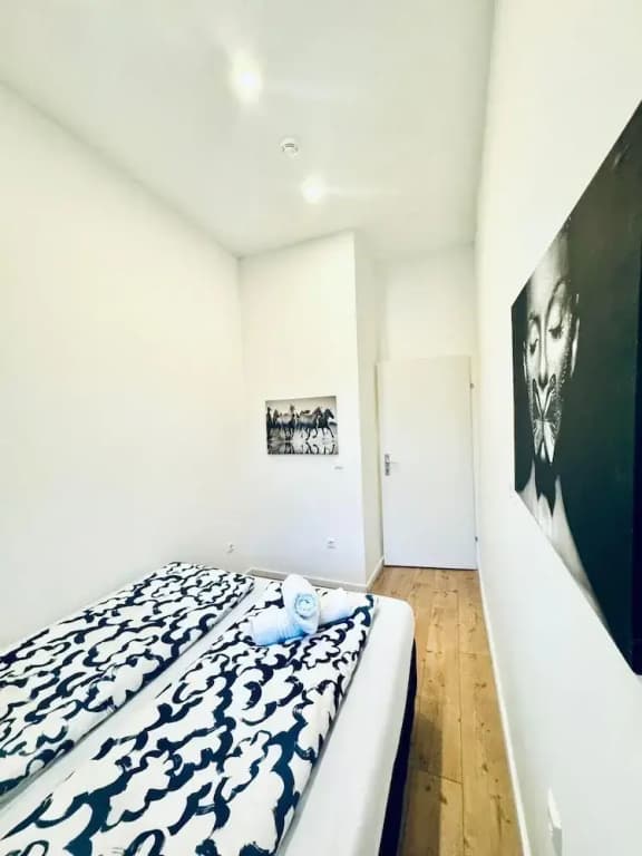 Spacious 3BR Near Kaufpark Alterlaa - photo 14
