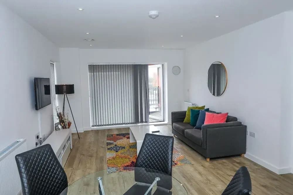 Exquisite One Bed Apartment - photo 12
