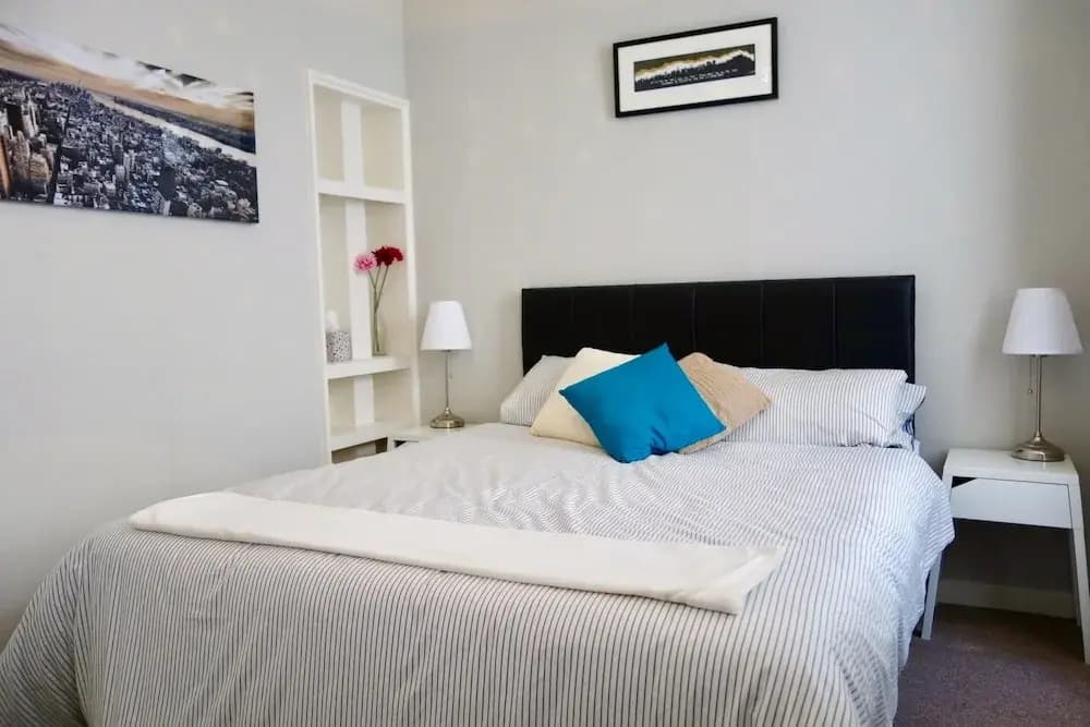 Castle Apartments - photo 2
