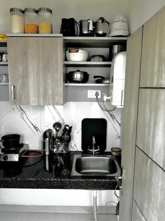 R Cottage Studio Apartments - photo 12
