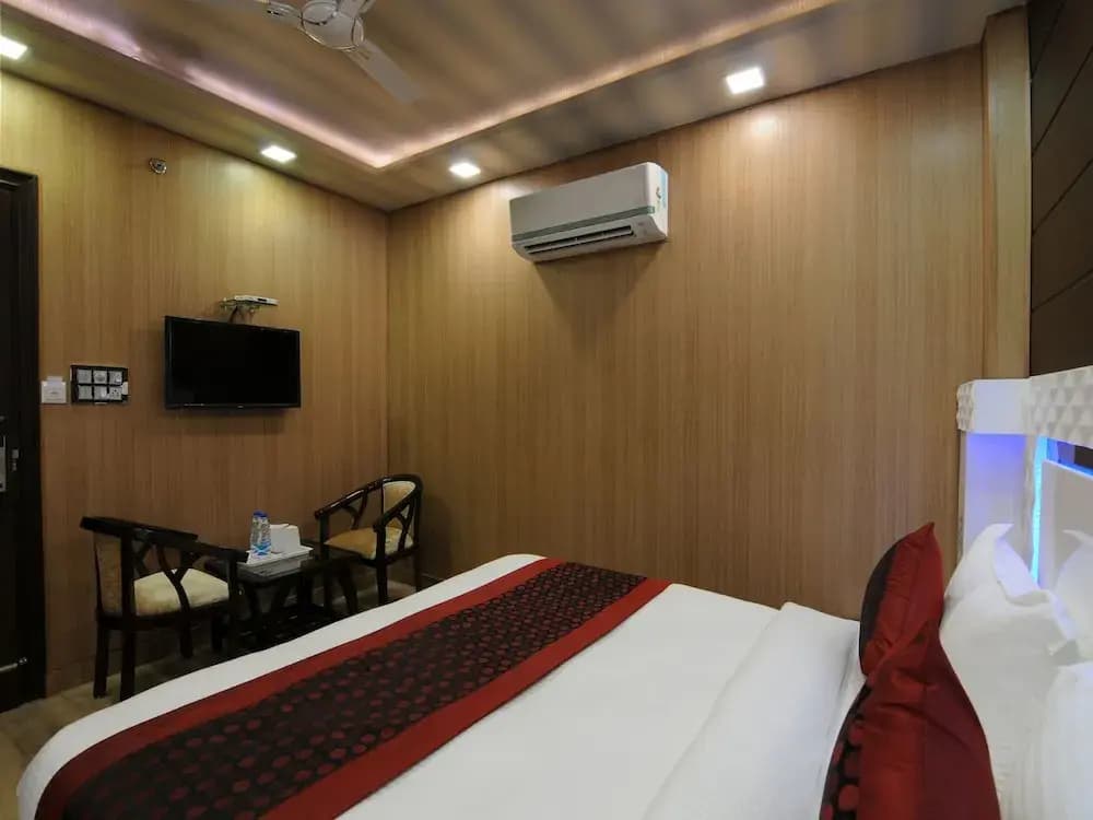 Oyo 12148 Flyover Inn - photo 3