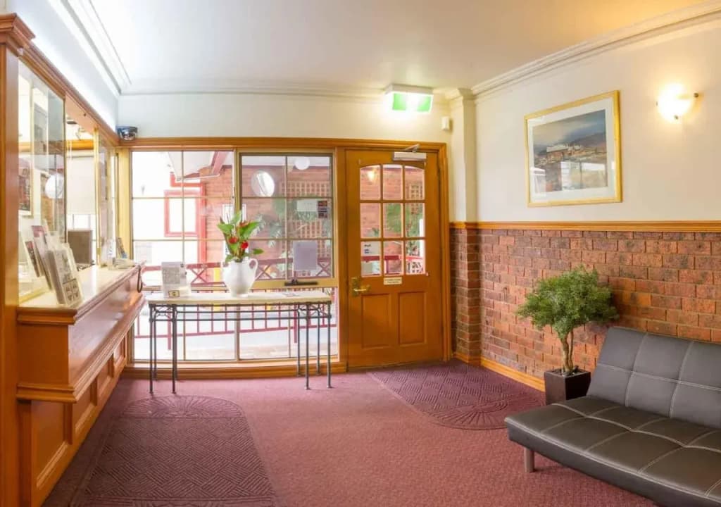 Bell Motel - main photo