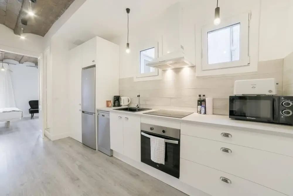 Modern & Chic 2 Bed Apt in Lesseps - photo 13