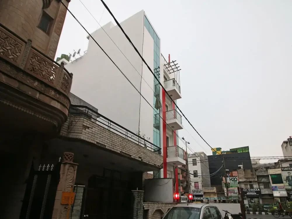 Flagship Kings Stay Near M2k Cinemas Rohini - photo 10