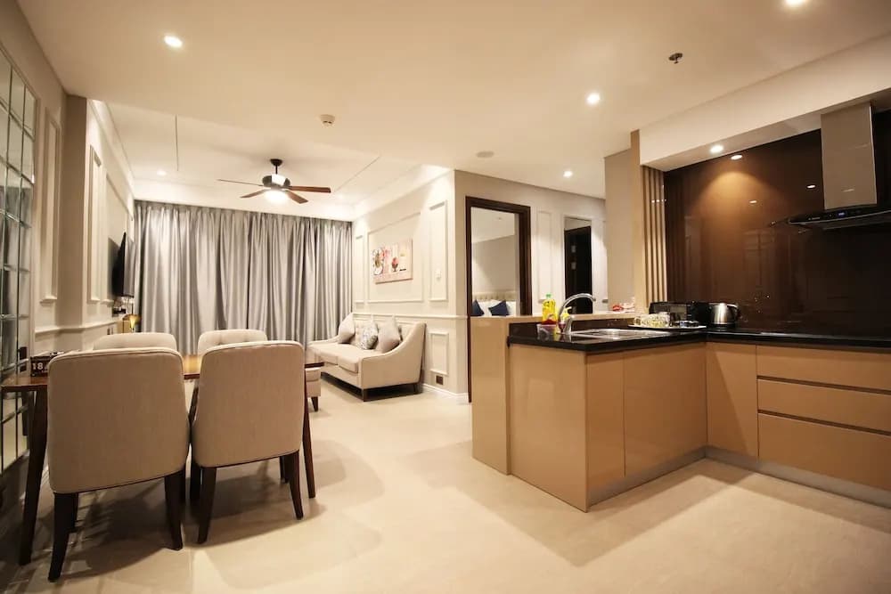 Neo Classic Condo - photo 28