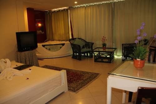Chanisara Guesthouse - photo 3