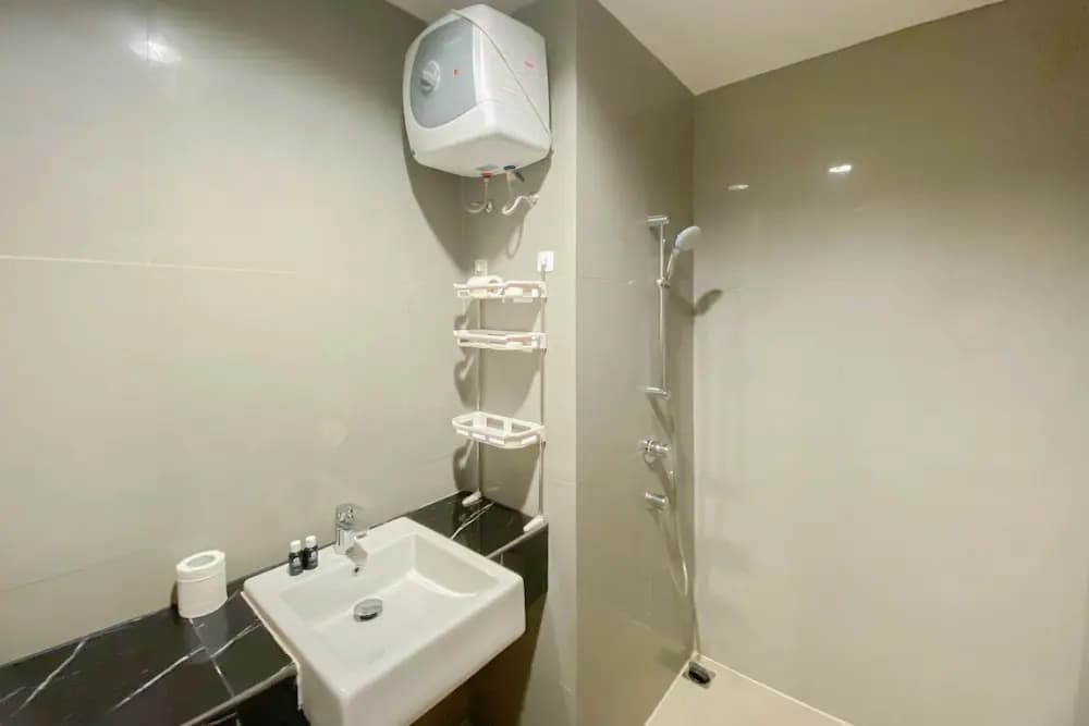 Minimalist Studio At West Vista Apartment - photo 16