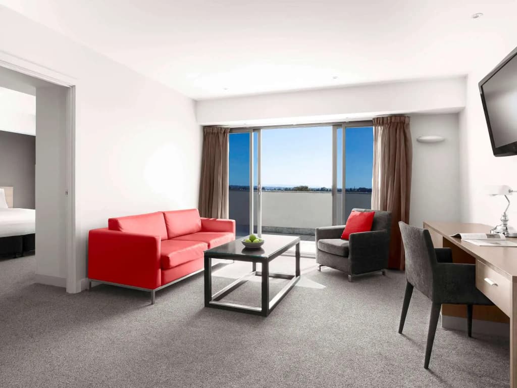 Mantra Melbourne Airport - photo 4