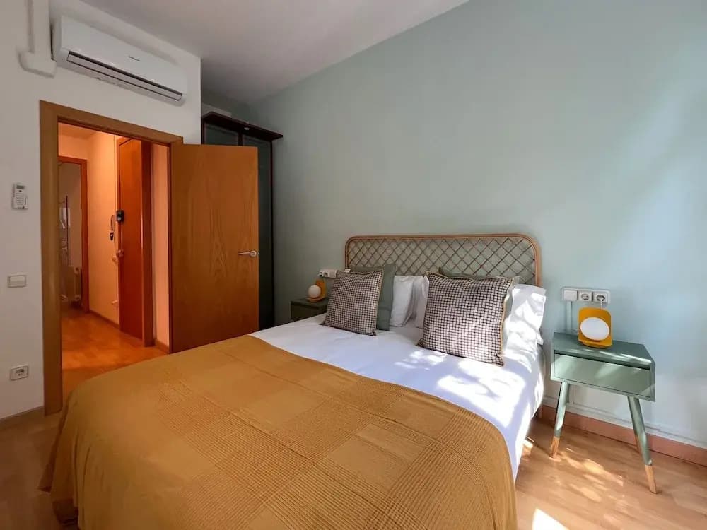 Stay U-nique Apartments Urgell - photo 27