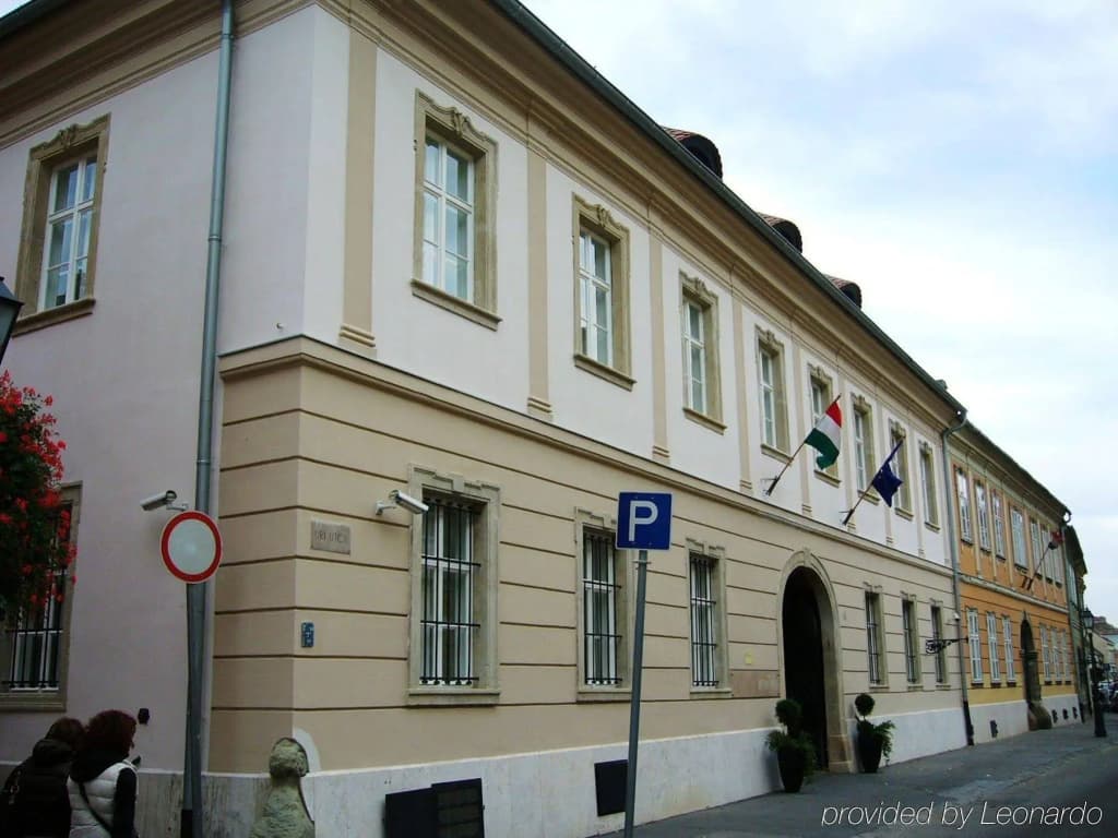 Buda Castle Hotel - photo 1