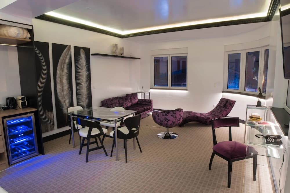 Andromeda Downtown Suites - photo 3