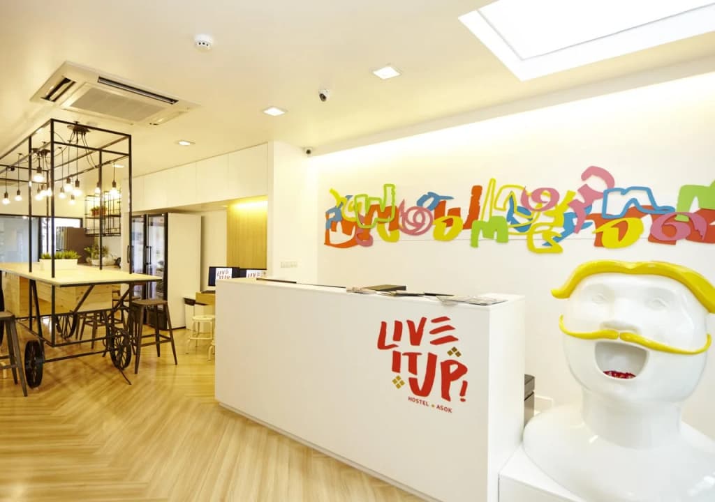 LiveitUp Asok Hostel - photo 15