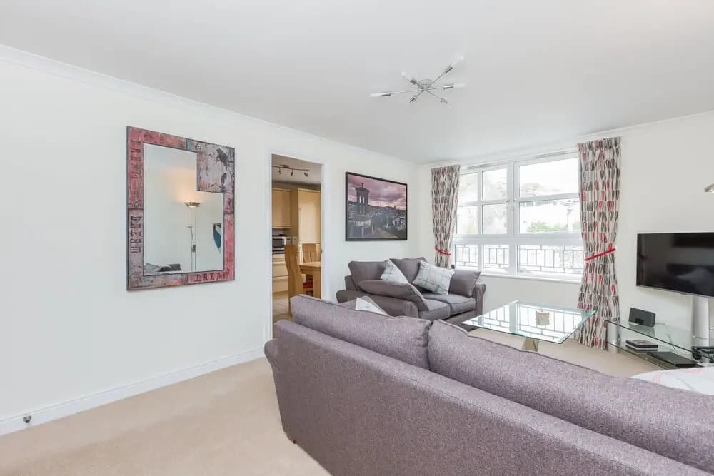 388 Old Tolbooth Wynd Apartment 2 - photo 6