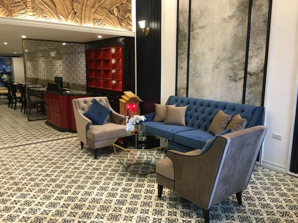 Golden Rooster Hotel - photo 2