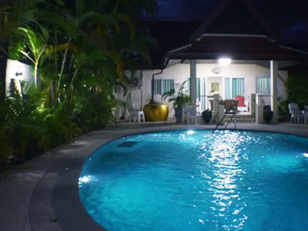 Luxury 5 Bed 5 Bath Villa - photo 9