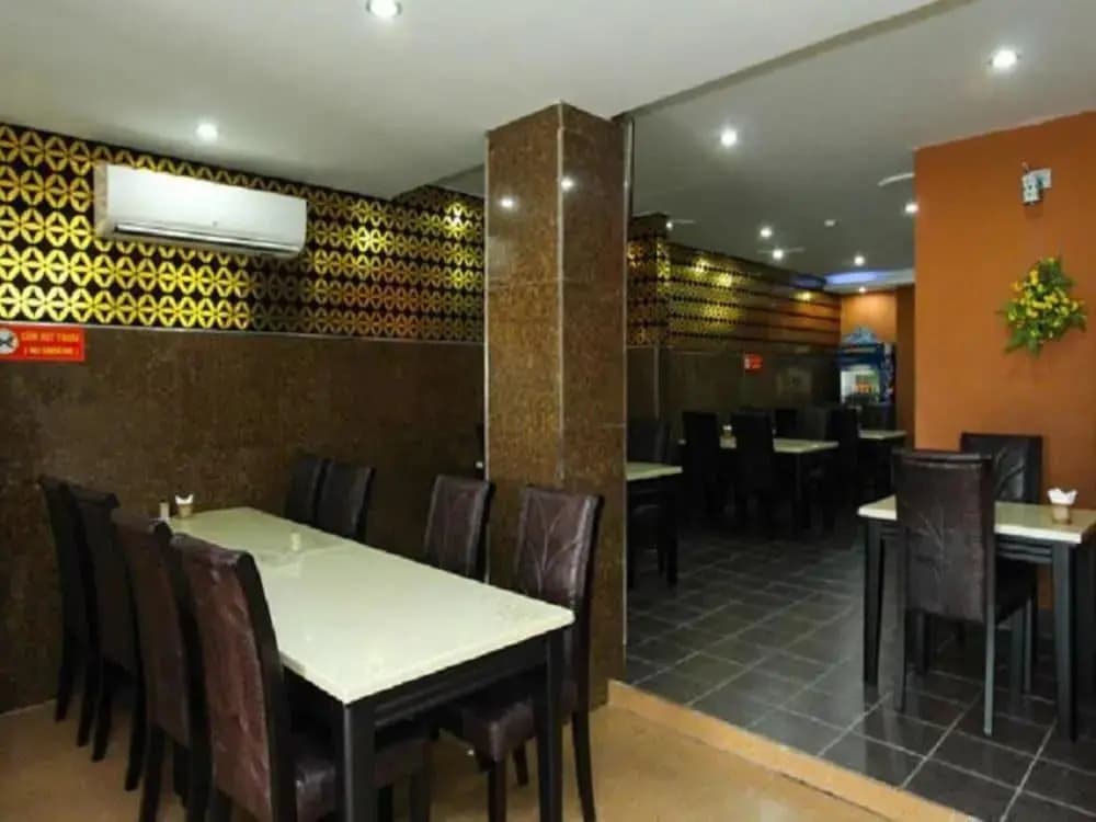 Yen Nam Hotel Hoang Van Thu - photo 15