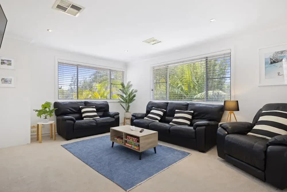 Spacious 4-bed Home Near Avalon Beach - photo 8