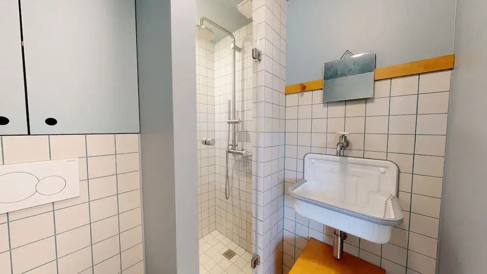 Altido Pleasant 1-bed Flat w Shared Courtyard - photo 12