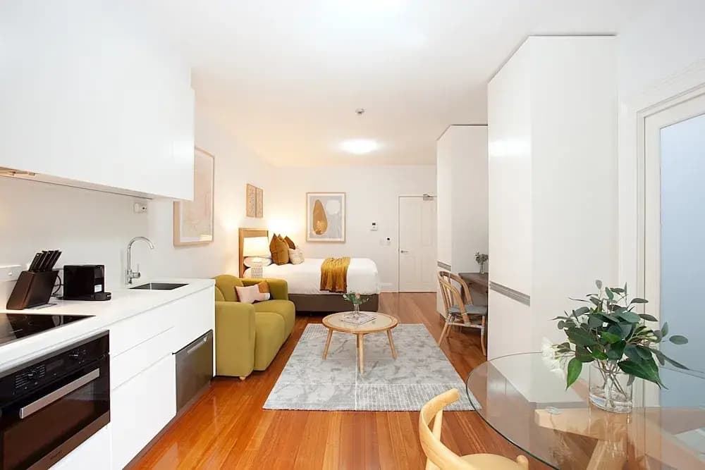 Leafy and Tranquil Inner West Studio Apartment - photo 8