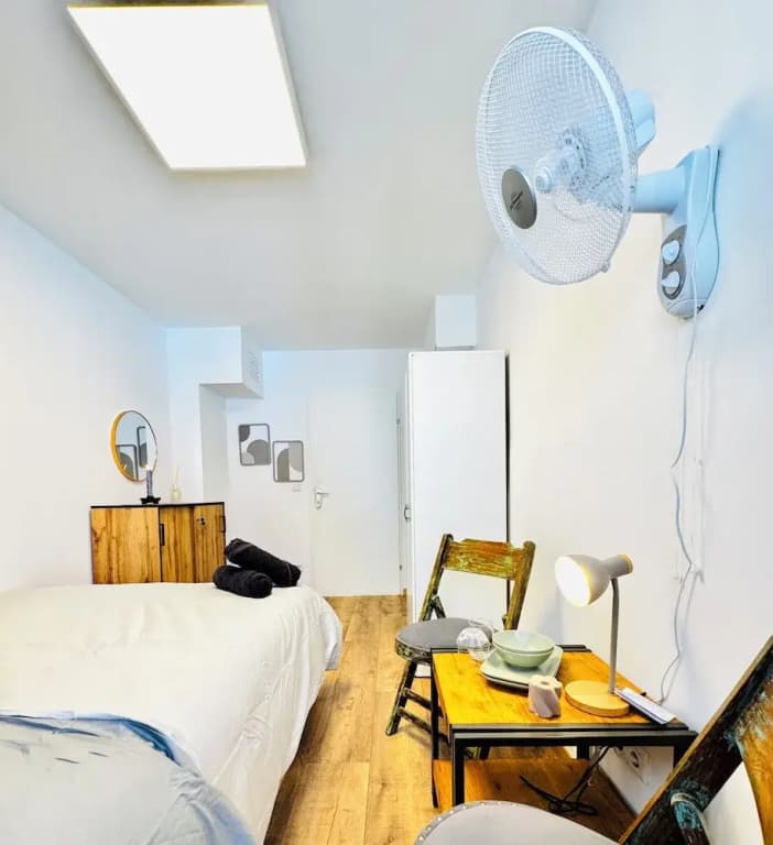 Comfortable Room Near Kaufpark Alterlaa - photo 1