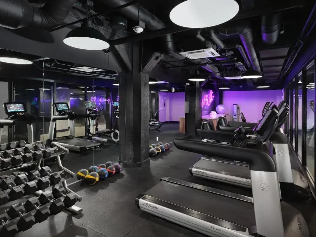 Axiom Hotel - photo 26