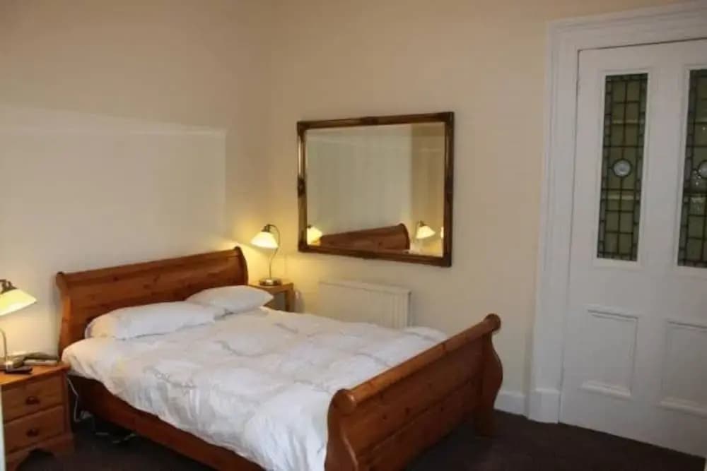 Victorian Edinburgh Apartment - photo 4