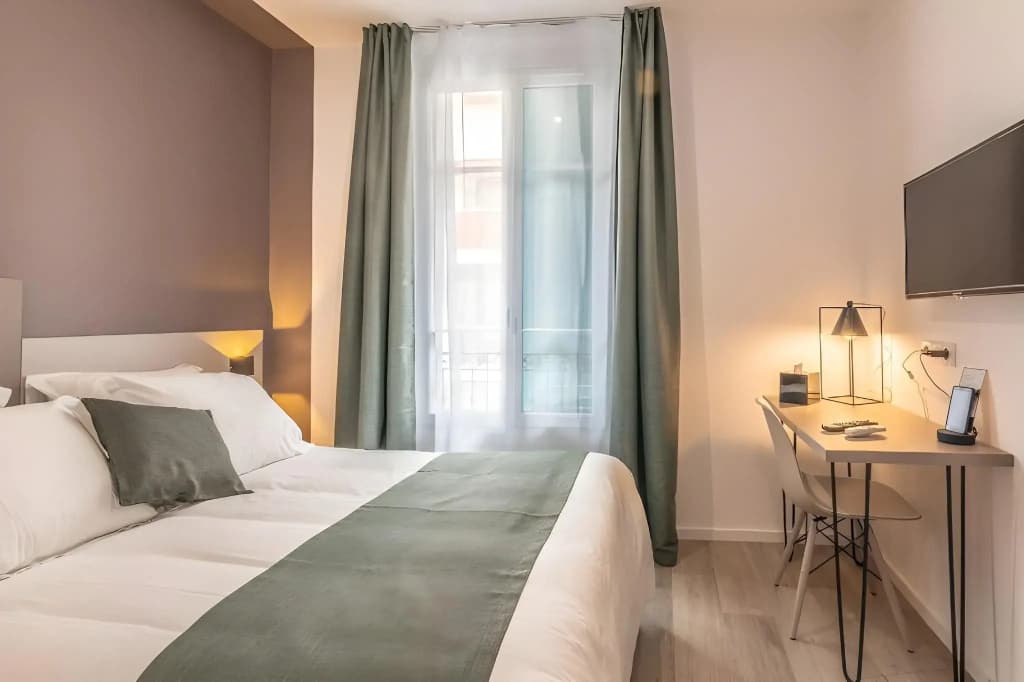 The Alcove Hotel - photo 21