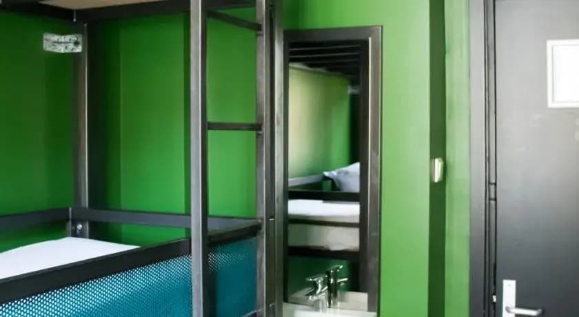 Crossroads Hostel Amsterdam - photo 3