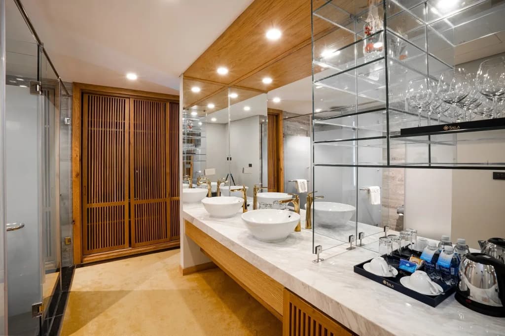Sala Danang Beach Hotel - photo 9